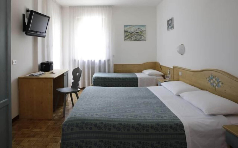 Bedroom 3, Miravalle, Belluno