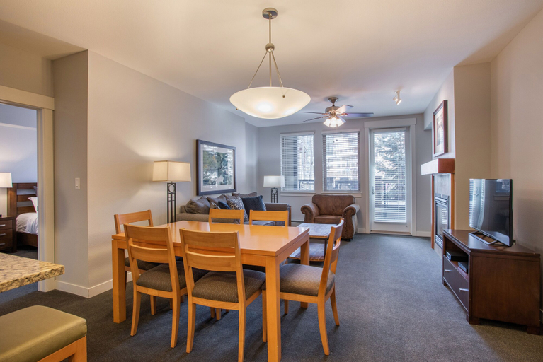 Dining, Fraser Crossing/Founders Pointe, Condo | 2 Bedroom (Select-Rated Condo 3311), Grand