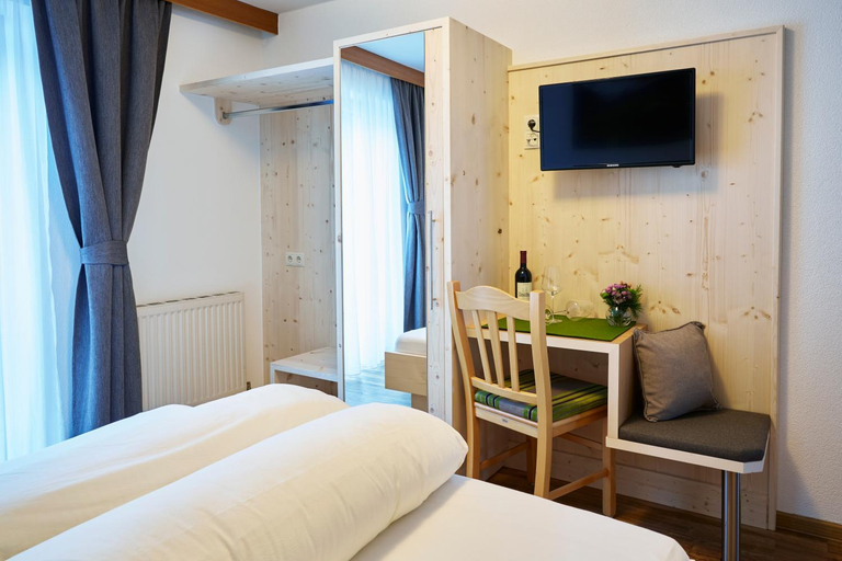 Bedroom 2, Gasthof Walderhof, Imst
