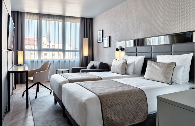 Bedroom 2, Leonardo Royal Hotel Warsaw, Warsaw