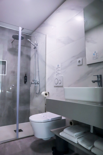 Bathroom 4, Avenida, Póvoa de Varzim