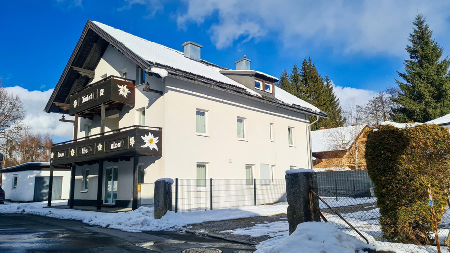 Room 5, Chalet Love the Alps EG Near ski Lift, Zell am See