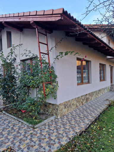 Others 5, Casa Jan Bonca, Bratca