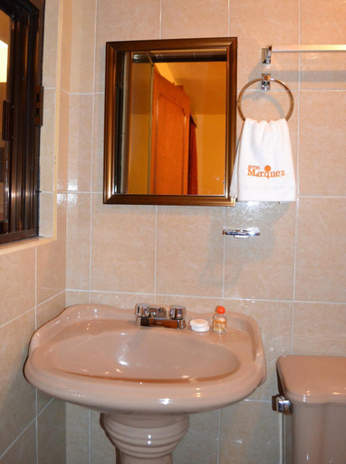 Bathroom 3, Hotel Marquez, Chignahuapan