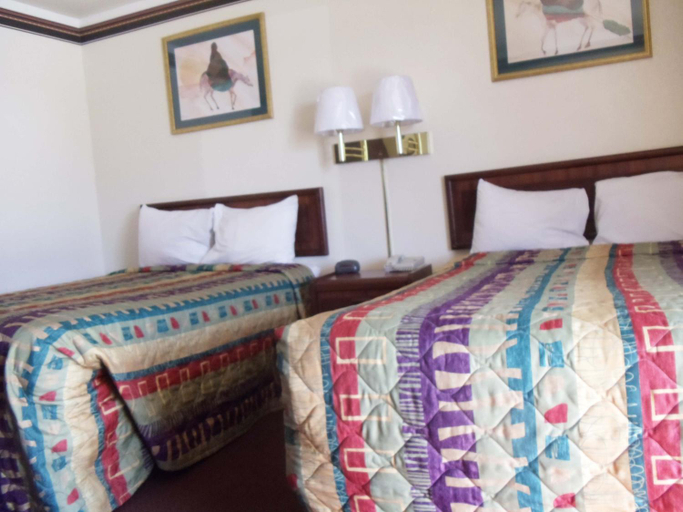 Bedroom 3, Antlers Budget Inn, Pushmataha
