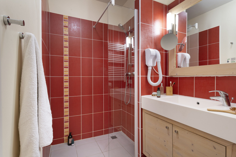 Bathroom 4, Pierre & Vacances Residence Premium Julia Augusta, Alpes-Maritimes