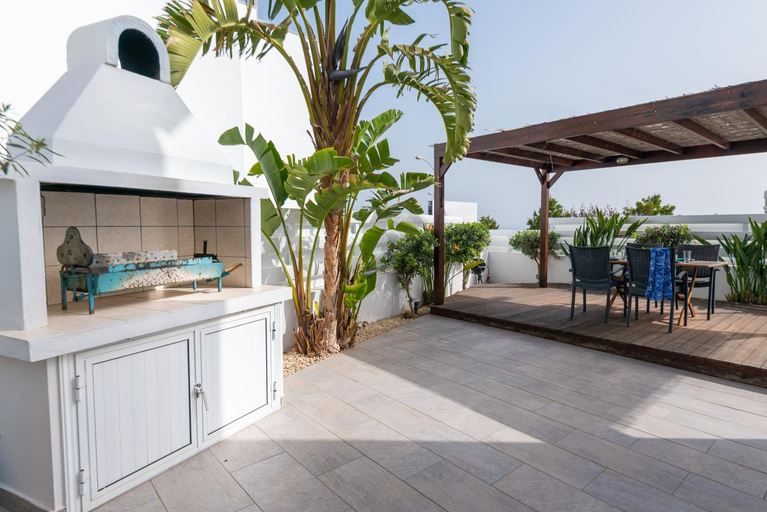 Food & Drinks 5, Narcissos Bay View Villa