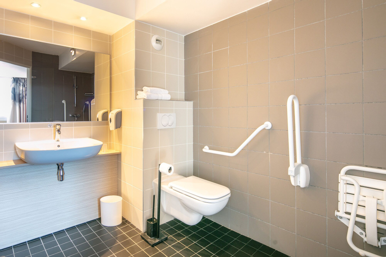 Bathroom 3