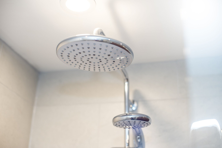 Bathroom 3, Trewern Arms, Pembrokeshire