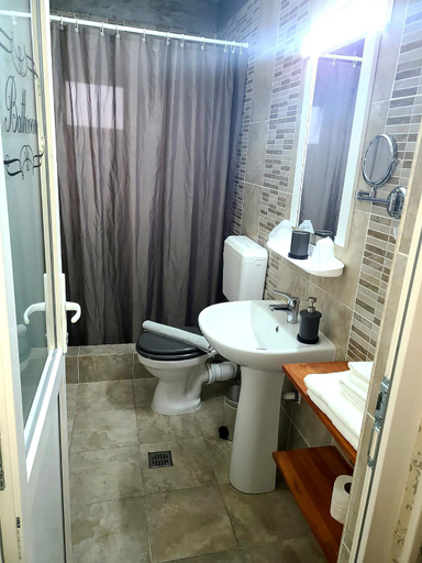 Bathroom 2, La Maison des Reves - Bran, Bran