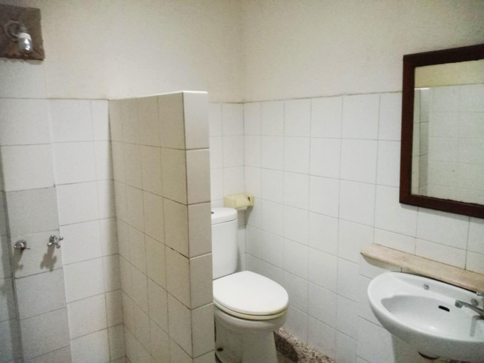 Bathroom 5, Sun Set View Hotel, Serang