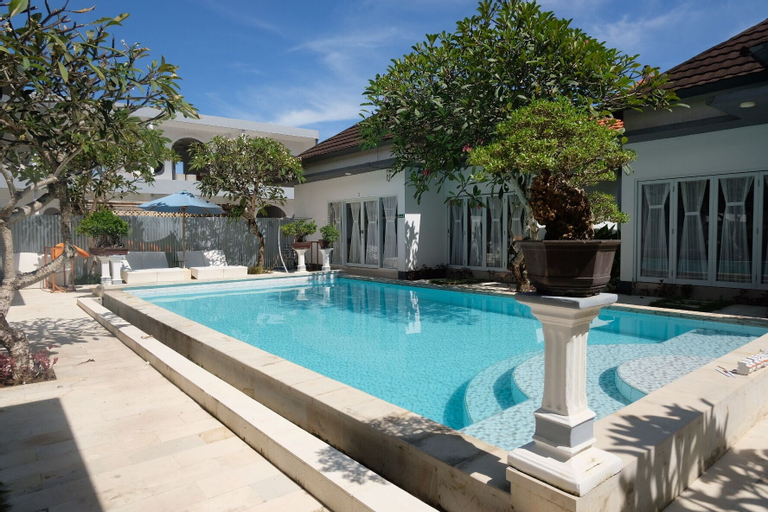 Swimming Pool 16