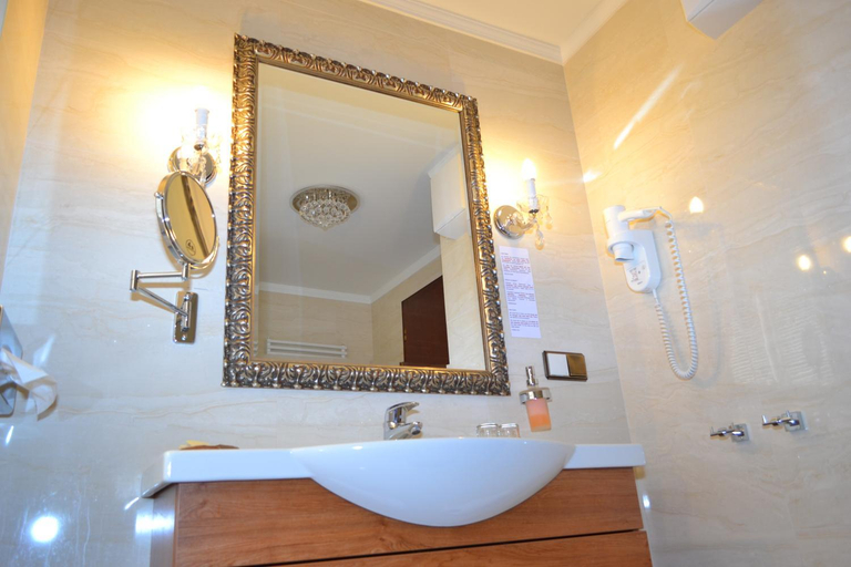 Bathroom 5, Hotel Zum Heiligen Geist, Bruck-Mürzzuschlag