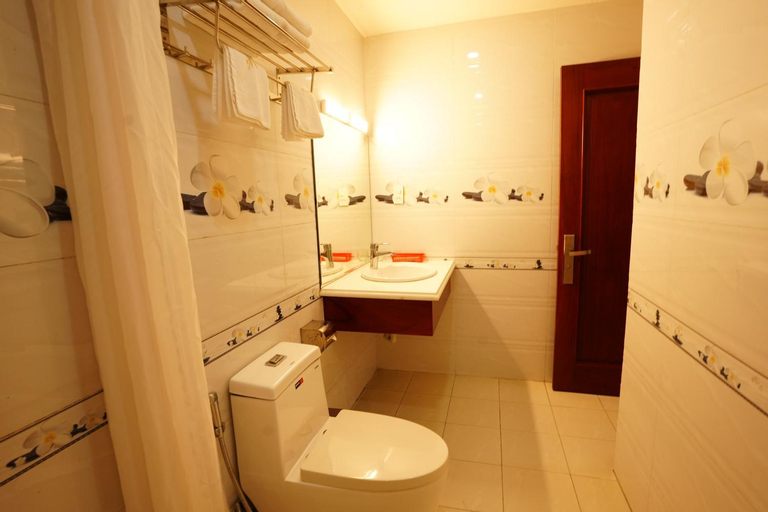 Bathroom 9