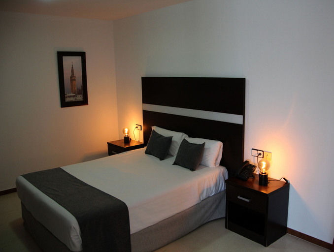 Bedroom 3, Hospedium Hotel Sky Blu Torre de Sevilla, Sevilla