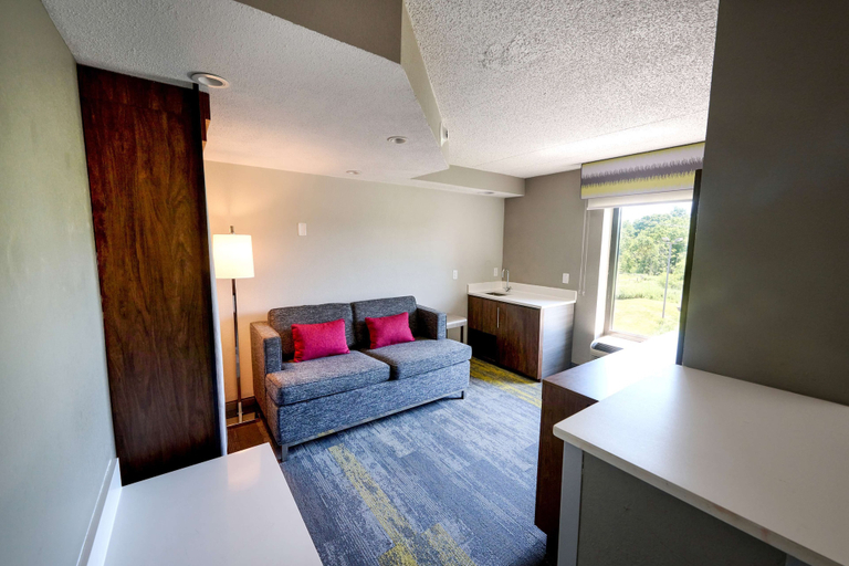 Bedroom 4, Hampton Inn Flemington, Hunterdon
