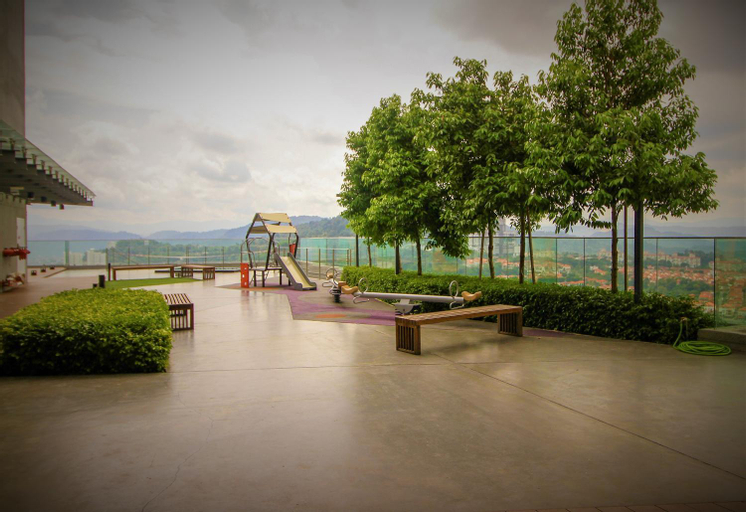 Exterior & Views 17