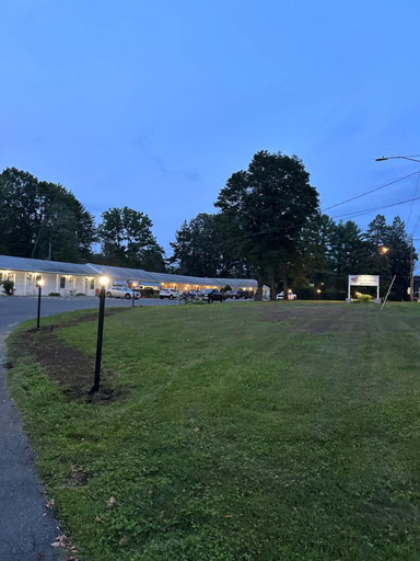 Others 4, Heart of the Berkshires Motel, Berkshire