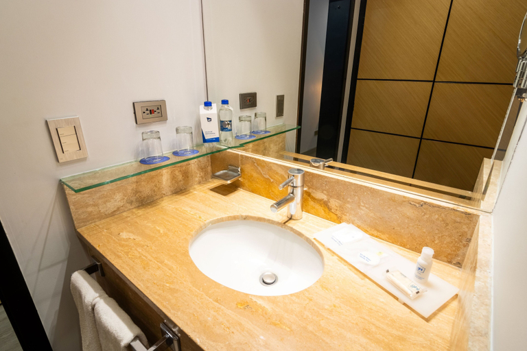 Bathroom 4, GHL Hotel Abadia Plaza, Dosquebradas