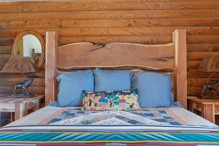 Room 5, Guadalupe Bluff Log Cabin 4 Bedroom Home by RedAwning, Kerr