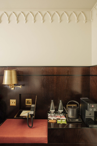 Food & Drinks 5, Grand Hôtel Bellevue, London