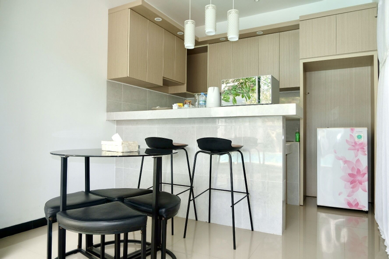 Dining Room 8
