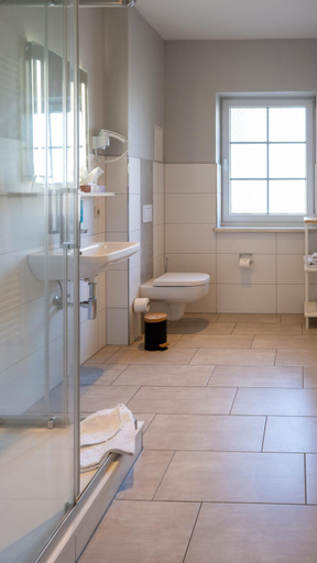 Bathroom 2, Hotel am Uenglinger Tor, Stendal