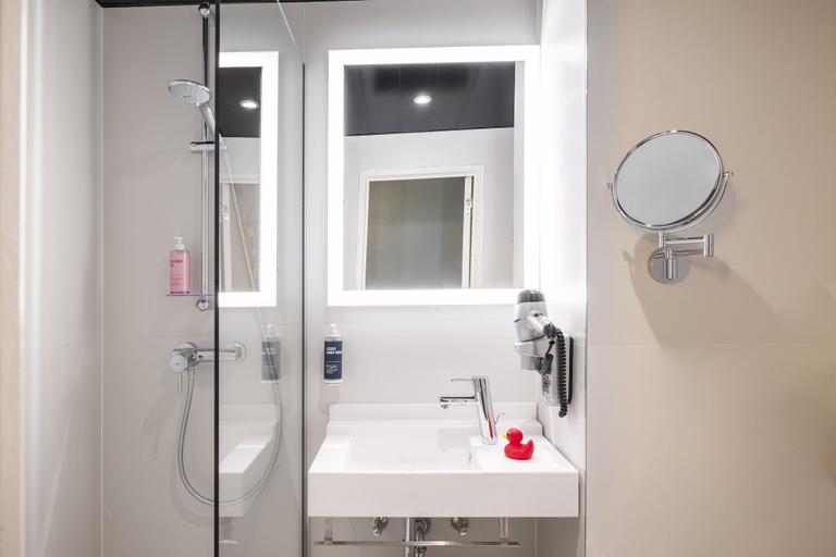 Bathroom 4, Thon Brussels Airport, Vlaams Brabant