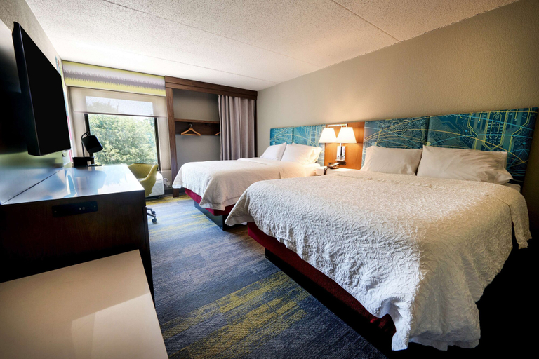 Bedroom 4, Hampton Inn Flemington, Hunterdon