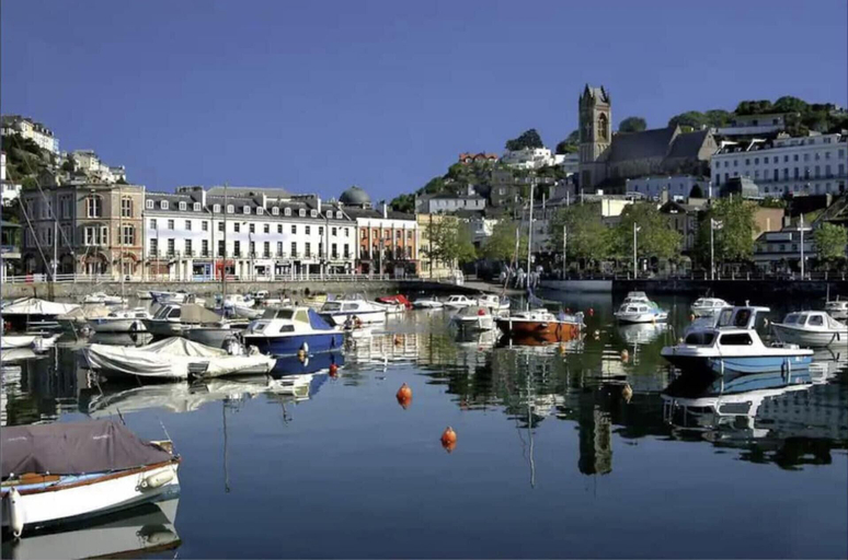 Exterior & Views 2, Lovely Apartment Sleeps 6 Singles in Torquay, Torbay