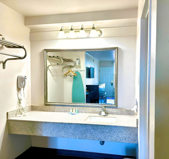 Bathroom 4, Quality Inn Fort Worth - Downtown East, Fort Worth