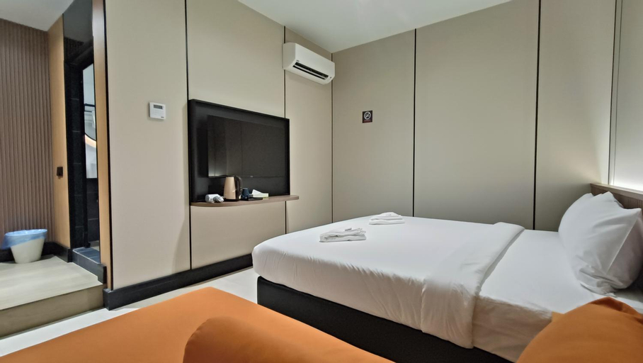 Bedroom 8