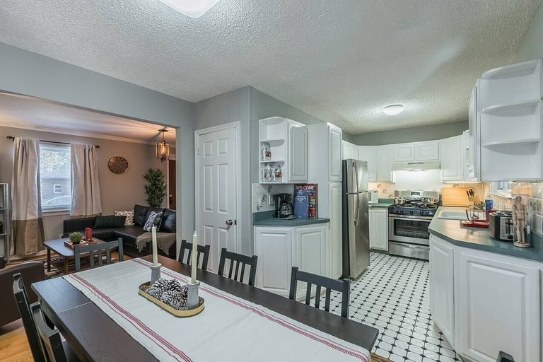 Others 5, Enchanting historic townhouse by CozySuites, Alexandria