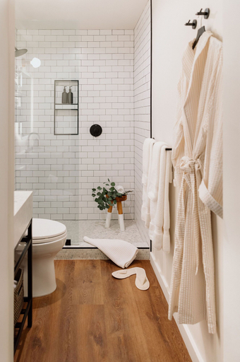 Bathroom 3, El Dorado Hotel, Sonoma