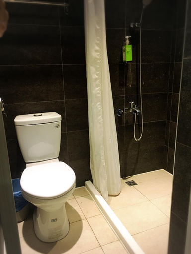 Bathroom 4, Master Chitow Hostel, Kaohsiung