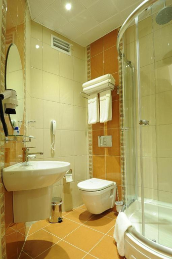 Bathroom 4, The City Port Hotel, Fatih