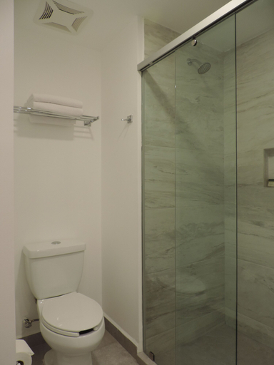Bathroom 4, Hotel Plaza Sol, Boca del Río