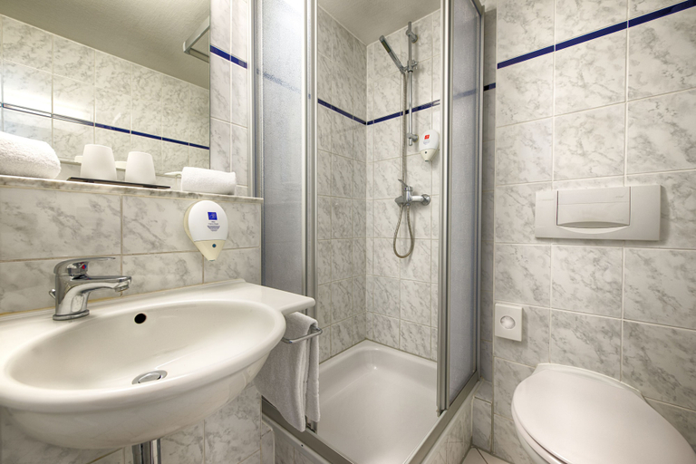 Bathroom 5, Enjoy Hotel Berlin City Messe, Berlin