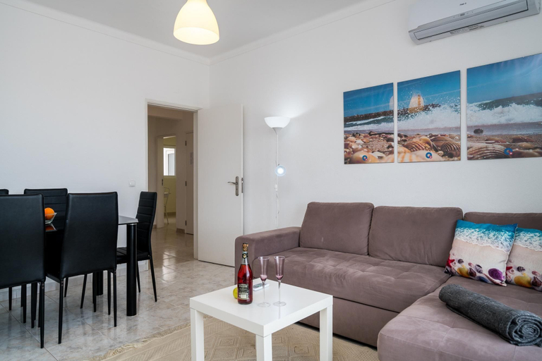 Room 2, T2 Avenida 1 Vista MAR 5 A C Wi-fi 6 Pessoas, Loulé