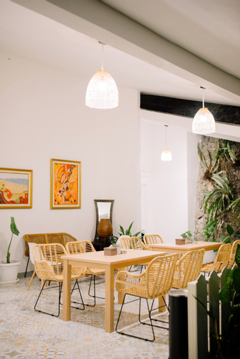 Dining Room 10