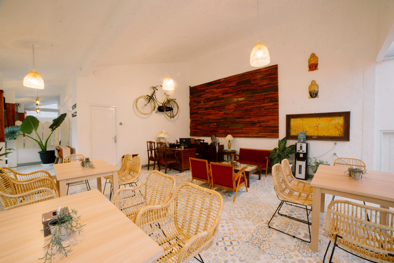 Dining Room 16