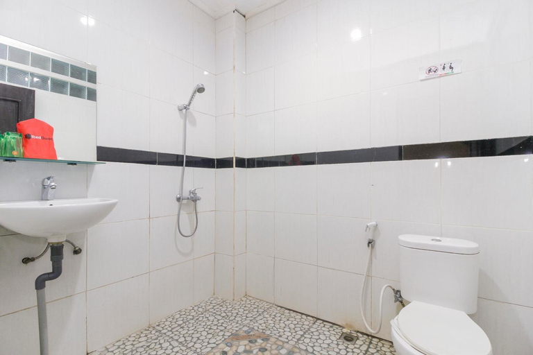 Bathroom 14