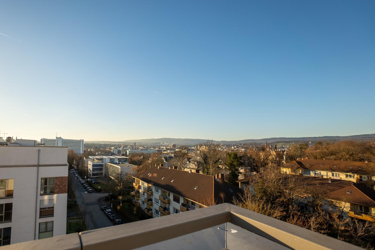 Exterior & Views 5, Penthouse I Dachterrasse I Tiefgaragenstellplatz I nahe Bhf, JoHo, Brita-Arena, Wiesbaden