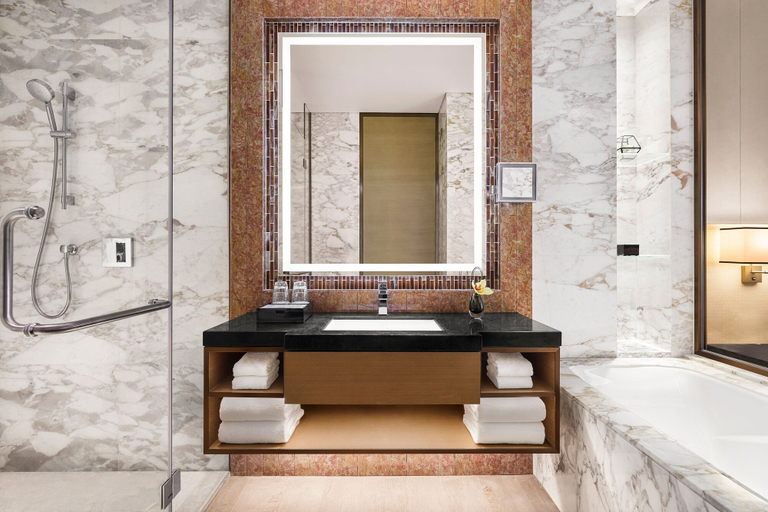 Bathroom 5, Sheraton Beijing Lize Hotel, Beijing