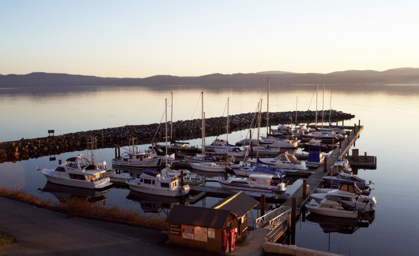 Others 4, Beach Gardens Resort and Marina, Powell River