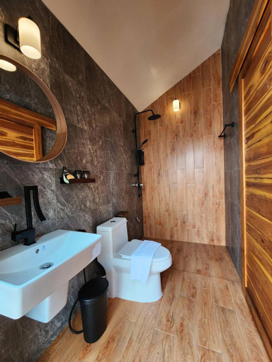 Bathroom 14
