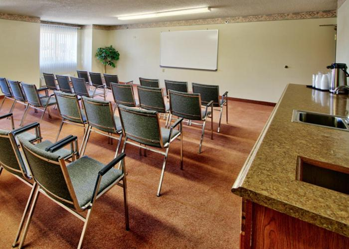 Business Facilities 5, Western Skies Inn & Suites, Valencia