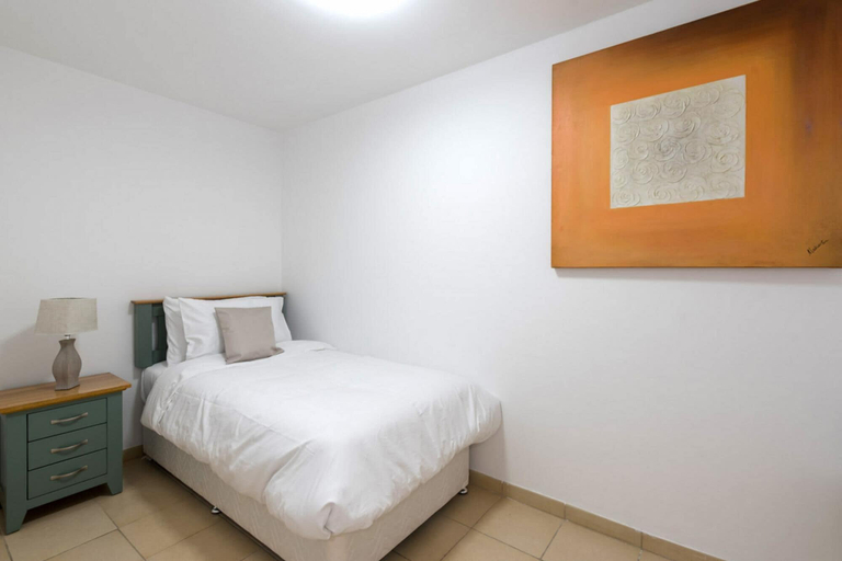 Room 3, Stunning Marina Seaview Apartment 4 BR JBR, Dubai