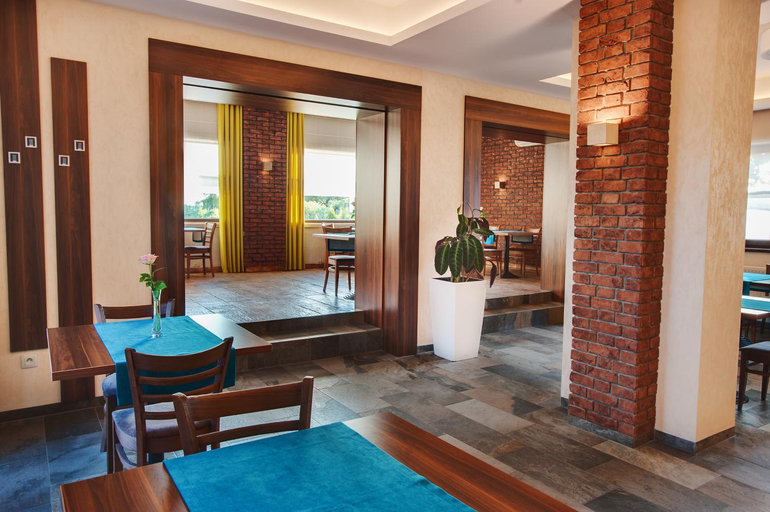 Food & Drinks, Hotelik B&B Pod Debami, Środa Śląska