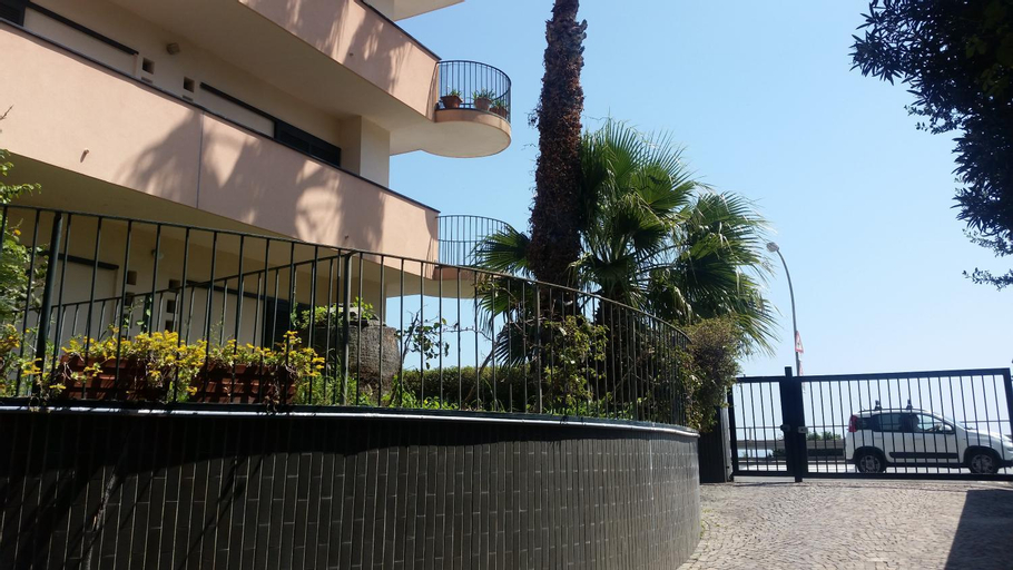 Appartamento Copacabana vista mare e parking, Imperia